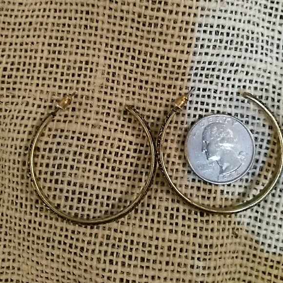 Gold hoops - Picture 4 of 4